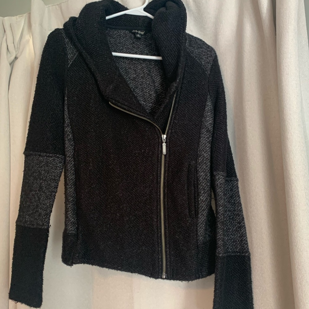 Women’s Lucky Brand gray/ black moto sweater